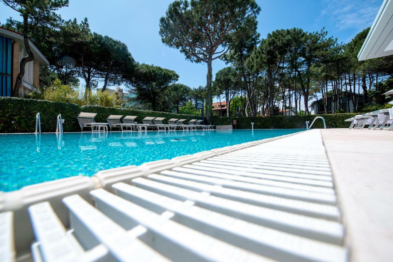Hotel Bella Venezia Mare Lignano Sabbiadoro Exterior foto