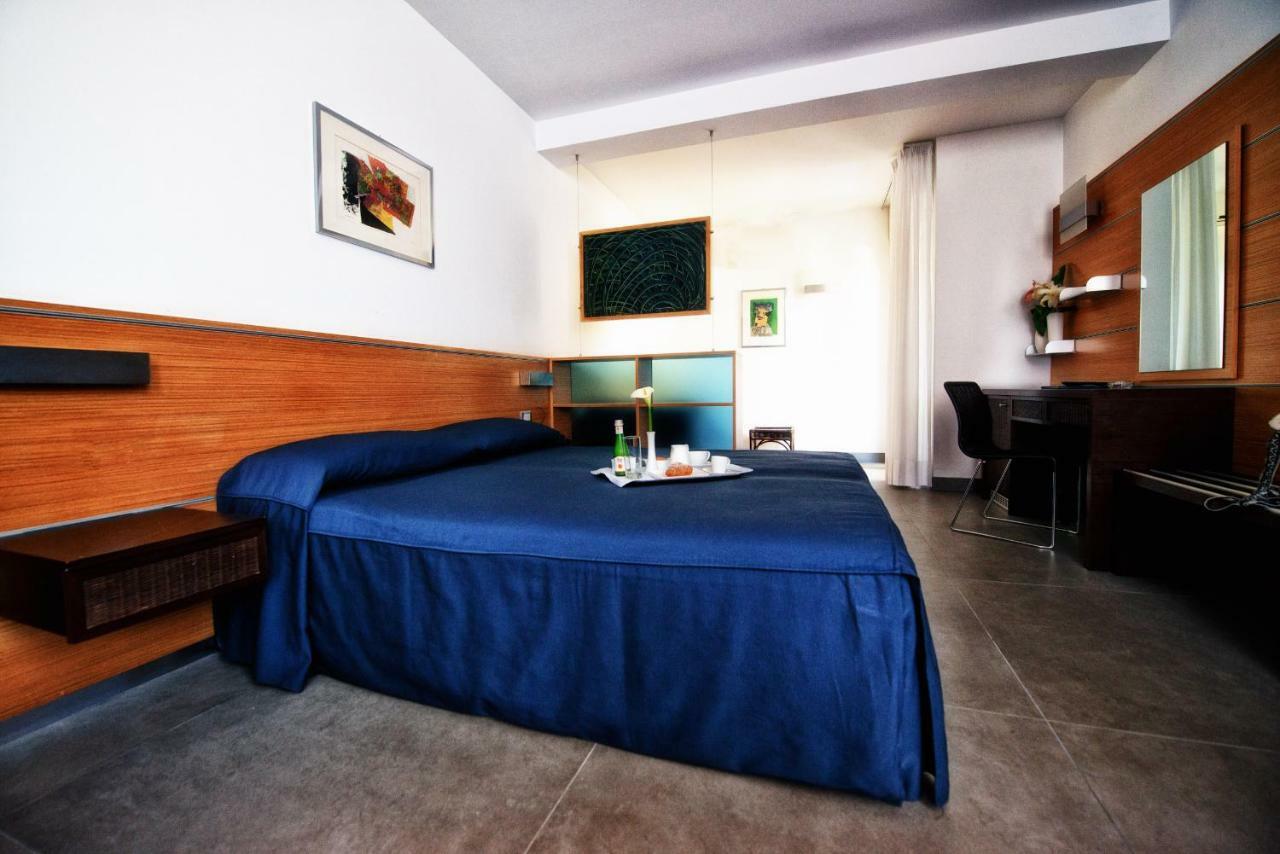 Hotel Bella Venezia Mare Lignano Sabbiadoro Exterior foto